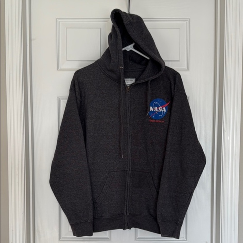 Pacific & Co. men’s gray ‘NASA’ hoodie